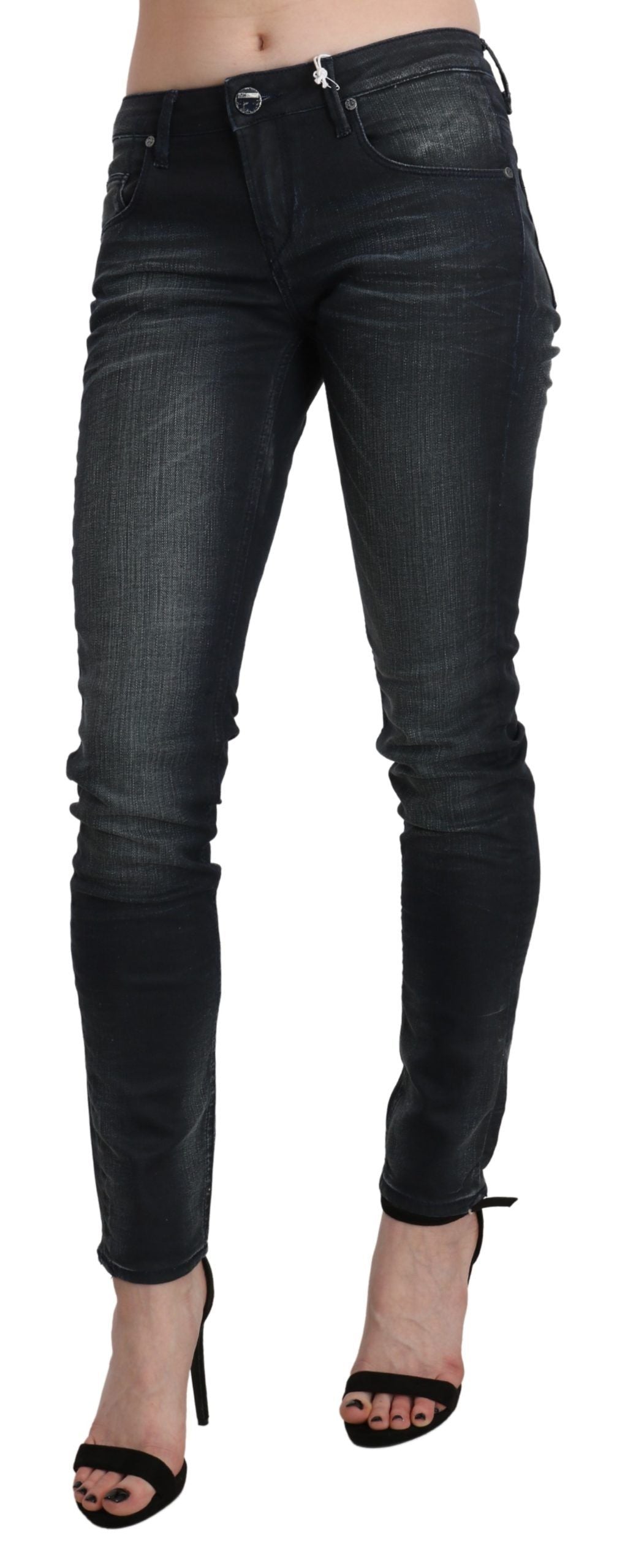 Acht schwarz gewaschene Skinny-Denim-Hose mit niedriger Taille