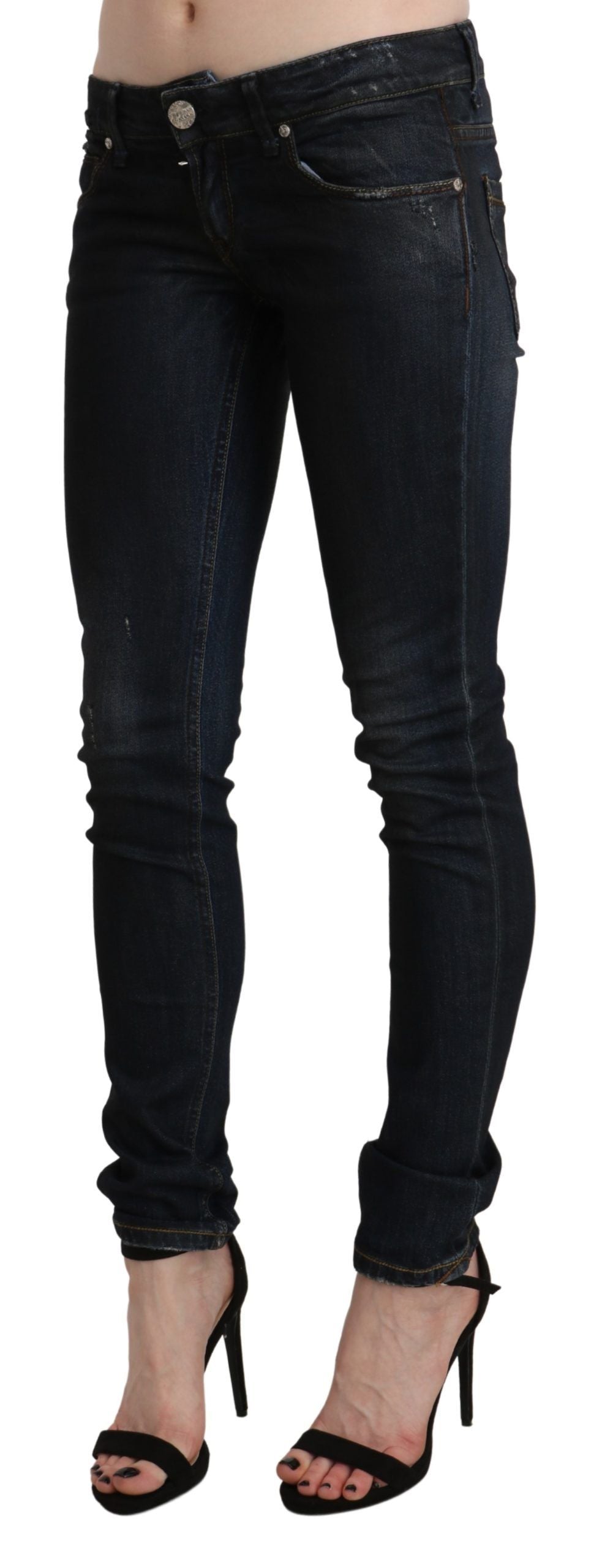 Acht schwarz verwaschene Skinny-Denim-Jeans mit niedriger Taille