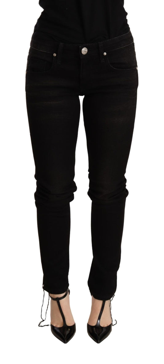 Acht schwarze Skinny-Jeanshose mit niedriger Taille