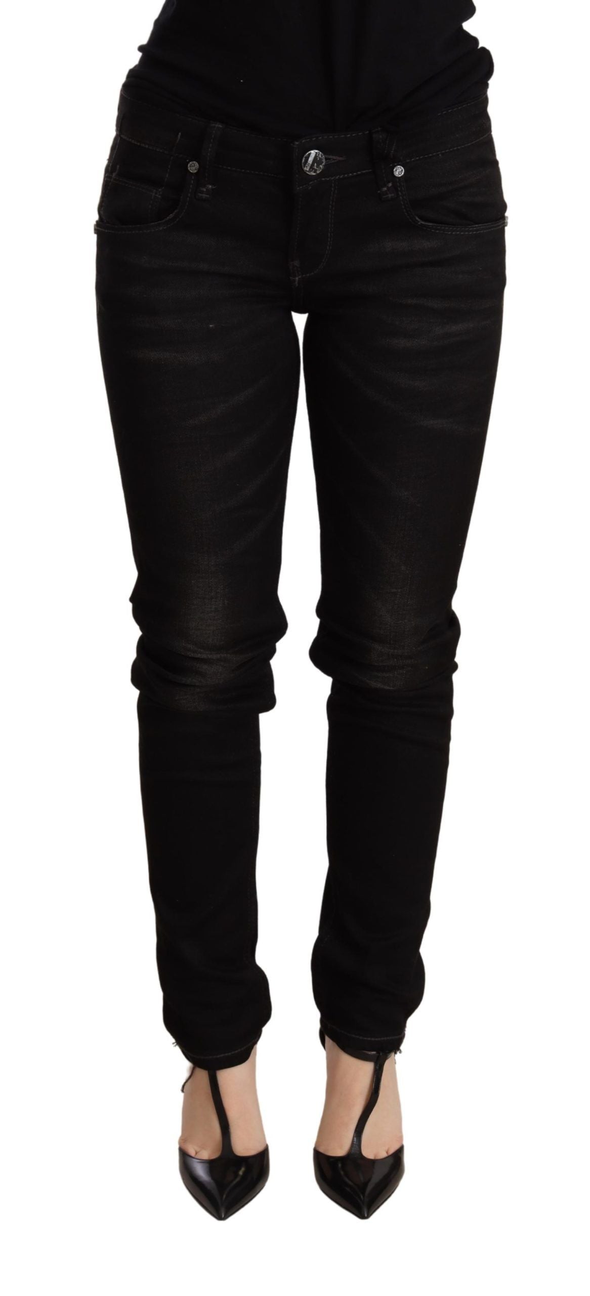 Acht schwarze Skinny-Jeanshose mit niedriger Taille