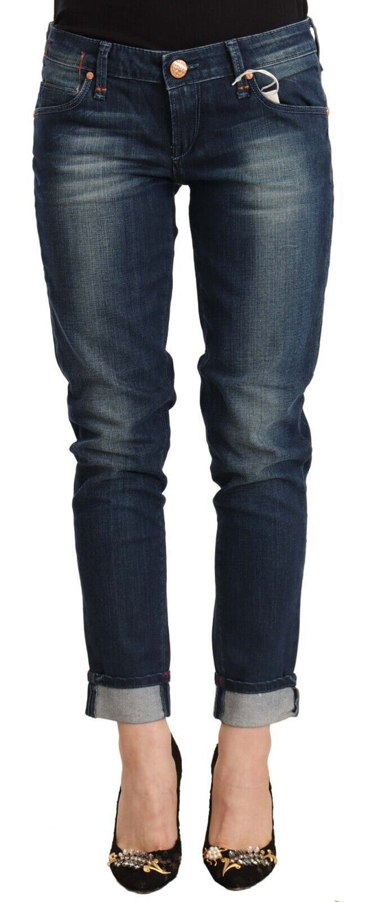 Acht blau verwaschene Skinny-Denim-Jeans mit gefaltetem Saum und niedriger Taille