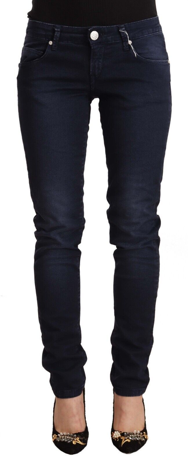 Acht blaue Slim-Fit-Jeans aus gewaschener Baumwolle mit niedriger Taille