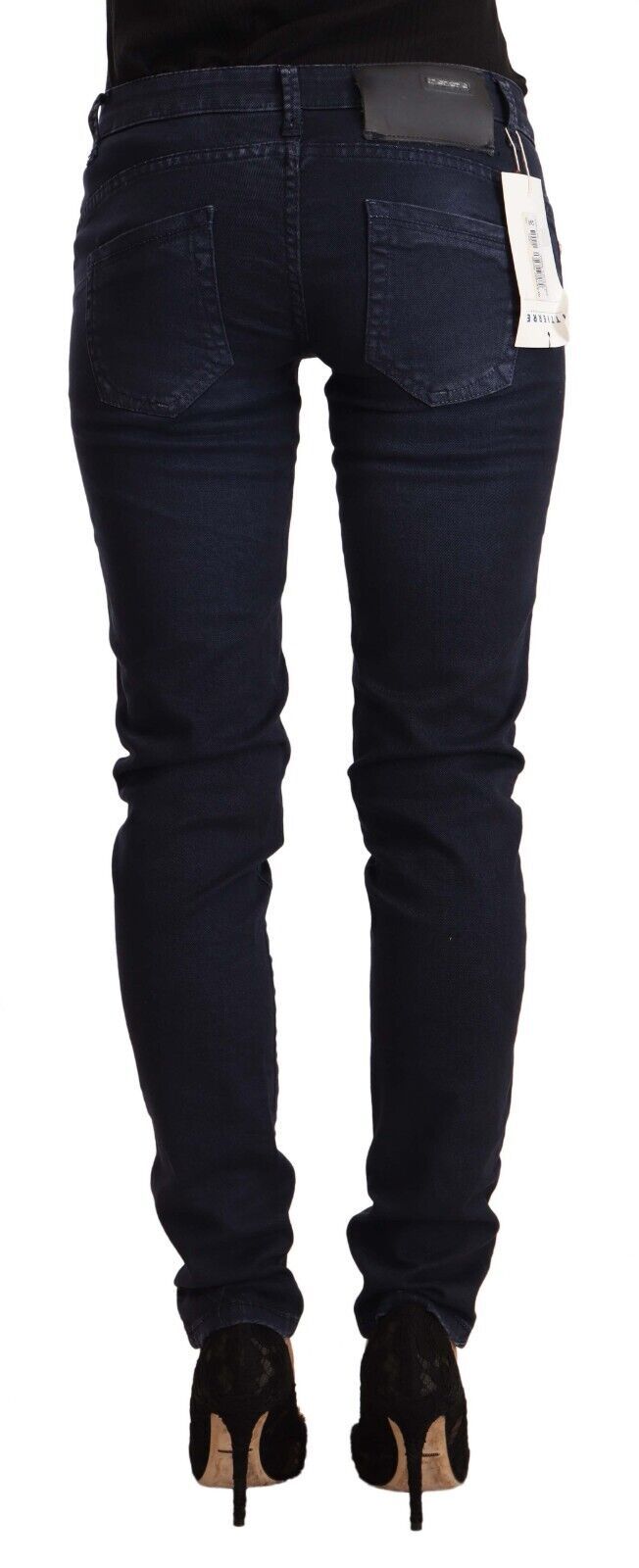 Acht blaue Slim-Fit-Jeans aus gewaschener Baumwolle mit niedriger Taille