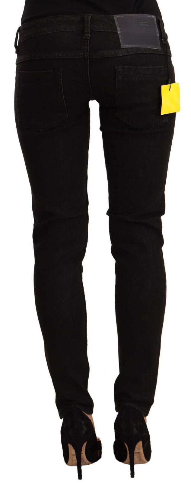 Acht schwarze Skinny-Denim-Jeans aus Baumwolle mit niedriger Taille