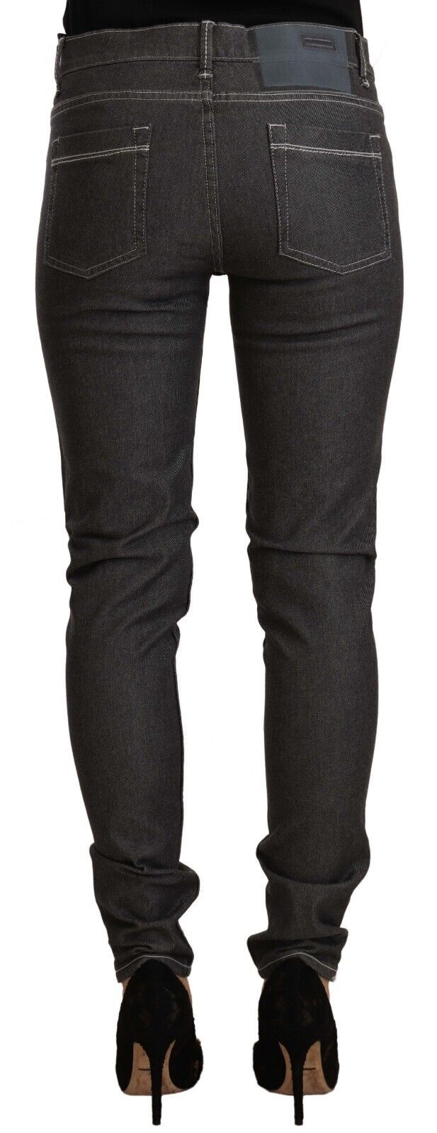 Acht schwarze Skinny-Denim-Jeans mit niedriger Taille und schmaler Passform