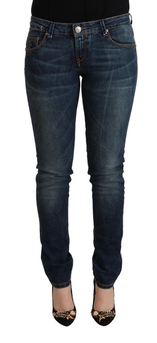 Acht Slim-Fit-Denim-Jeans mit niedriger Taille in Blau aus gewaschener Baumwolle