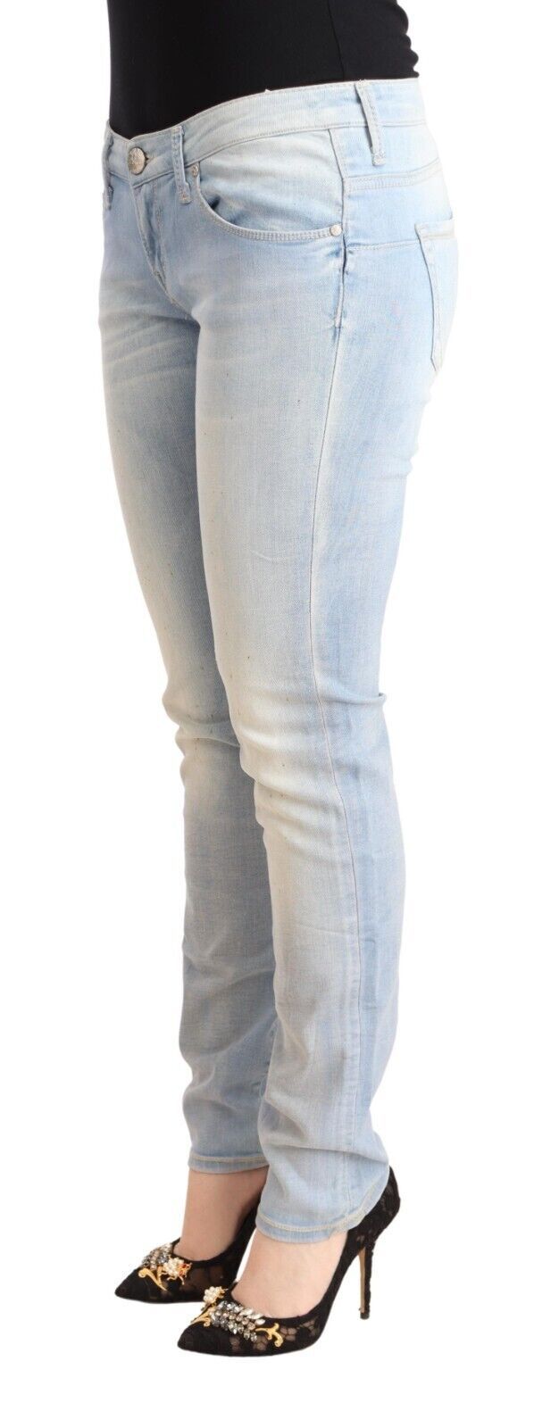 Acht hellblaue Skinny-Jeans aus gewaschener Baumwolle mit niedriger Taille