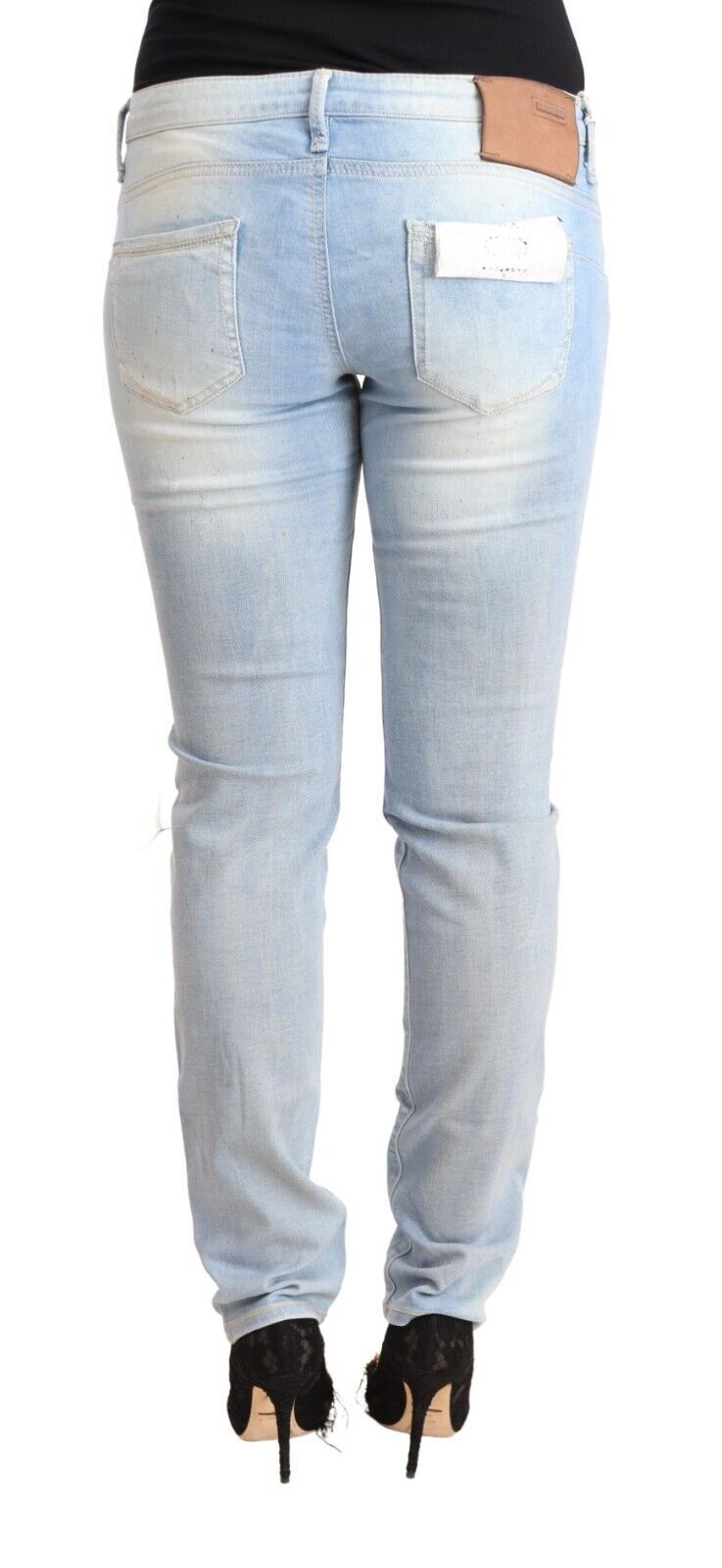 Acht hellblaue Skinny-Jeans aus gewaschener Baumwolle mit niedriger Taille