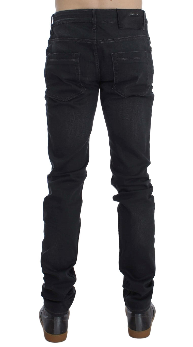 Acht graue Slim-Fit-Jeans aus Baumwollstretch