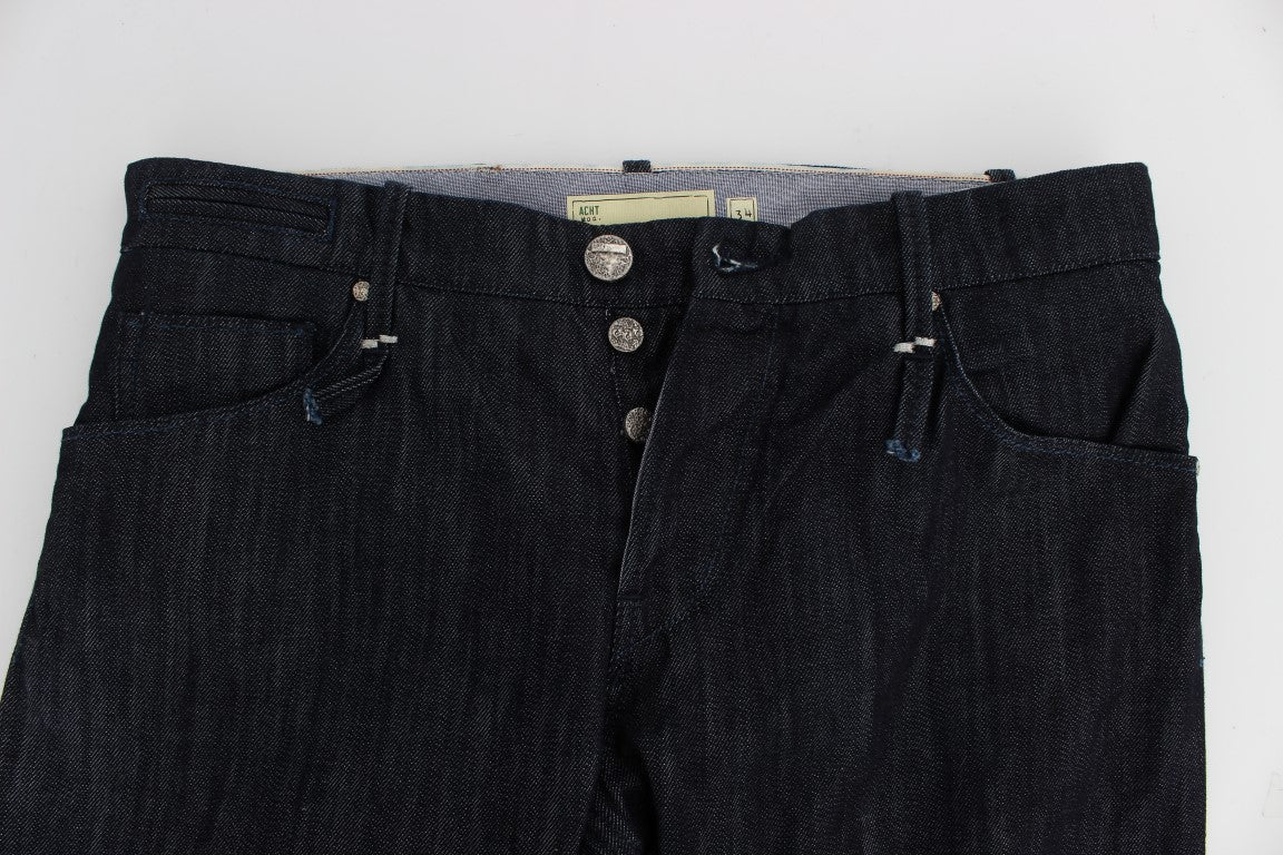 Acht blaue Baumwoll-Jeans mit normaler, gerader Passform