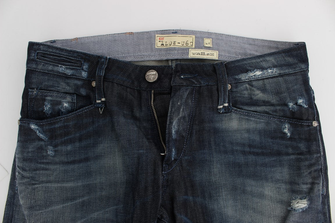 Acht blaue Baumwoll-Jeans mit normaler, gerader Passform