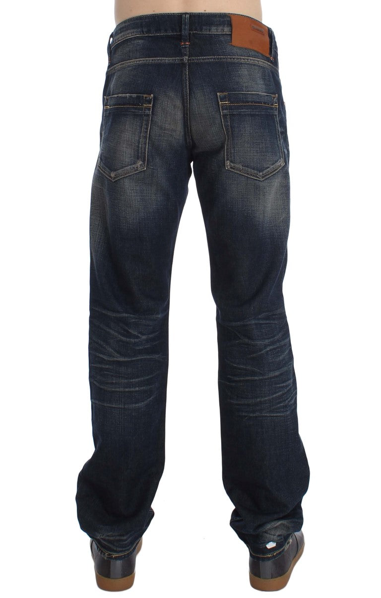 Acht Jeans mit gerader Passform und niedriger Taille in blauer Waschung