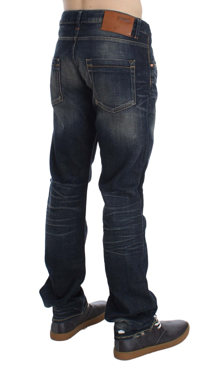 Acht Jeans mit gerader Passform und niedriger Taille in blauer Waschung