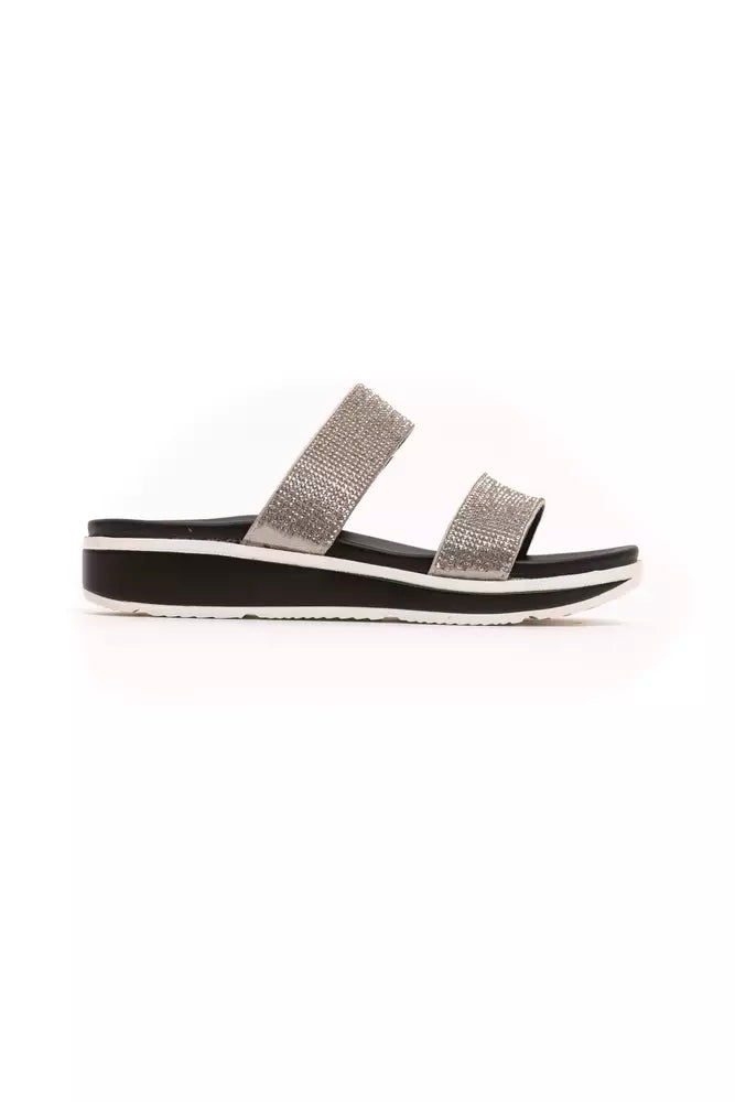 Péché Originel Chic Silver Two-Strap Low Sandals na may Rhinestone