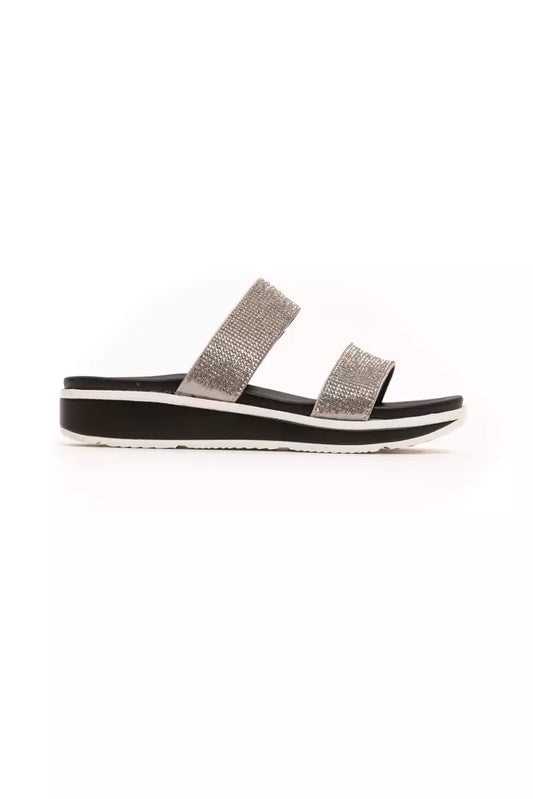 Péché Originel Chic Silberne niedrige Sandalen mit zwei Riemen und Strass