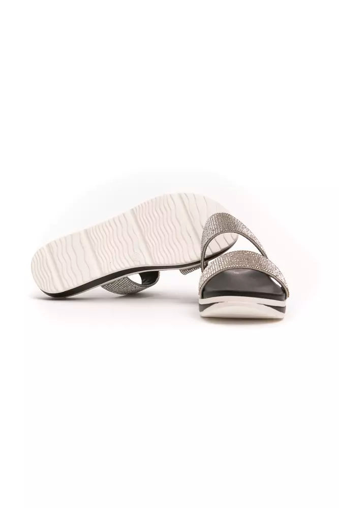 Péché Originel Chic Silver Two-Strap Low Sandals na may Rhinestone