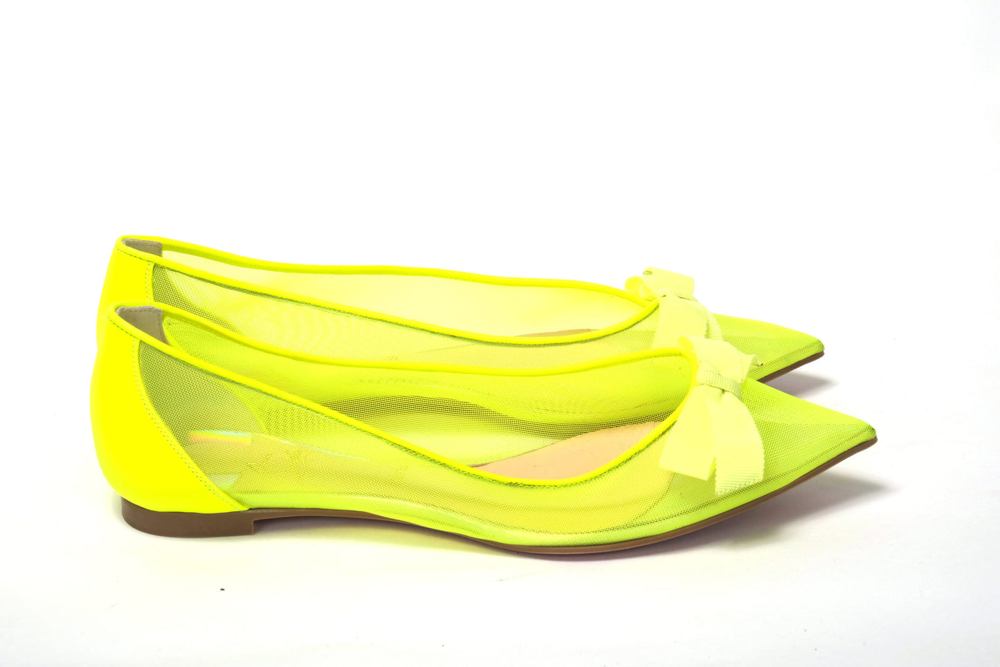 Christian Louboutin Fluro Gelber Schuh mit flacher spitzer Zehenpartie