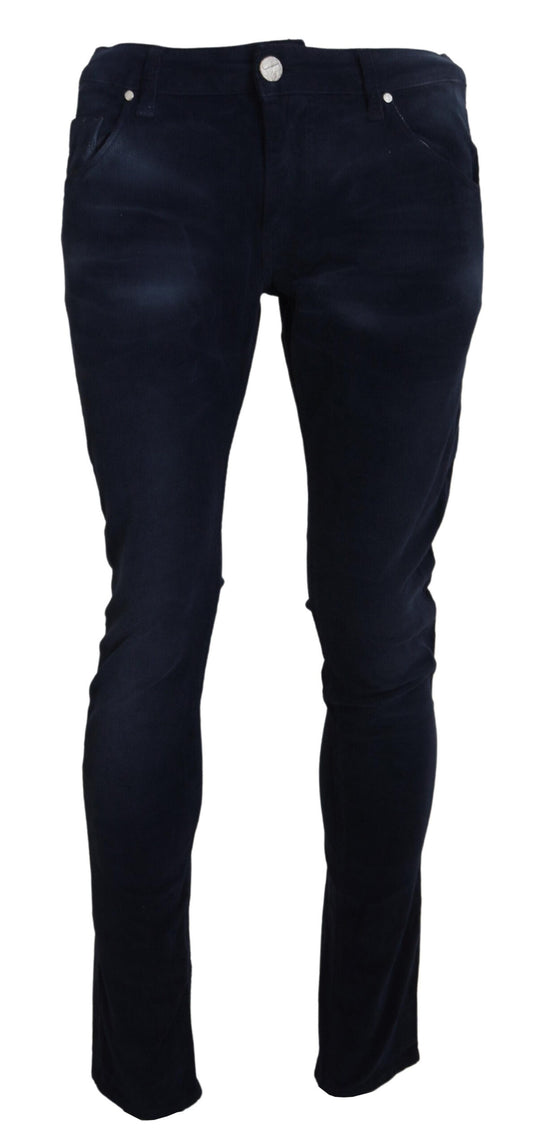 Acht blaue Slim-Stretch-Herrenjeans aus Baumwollcord