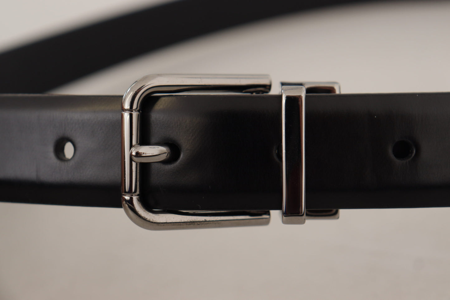 Dolce & Gabbana Elegant Black Leather Belt with Metal Buckle