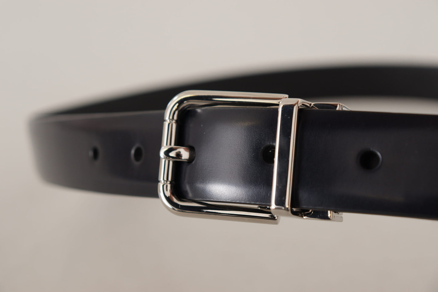 Dolce & Gabbana Elegant Black Leather Belt with Metal Buckle