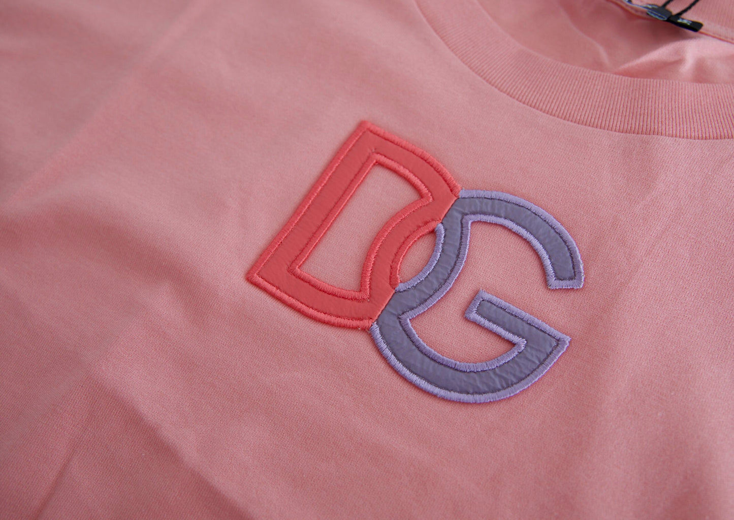 Dolce &amp; Gabbana Tank-T-Shirt aus rosa Baumwolle mit DG-Logo und Rundhalsausschnitt