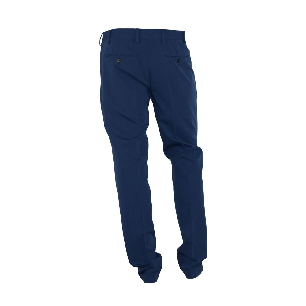 Hergestellt in Italien. Jeans und Hose aus blauem Polyester