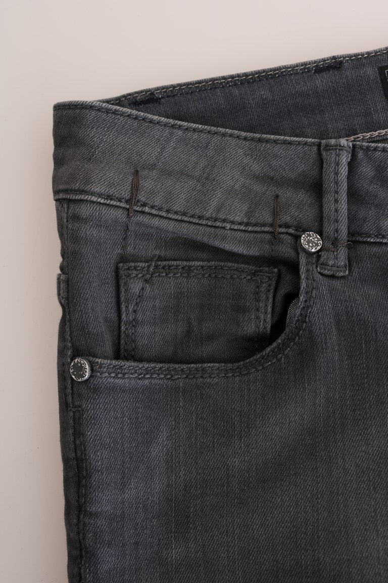 Acht graue Slim-Fit-Denimjeans aus Baumwolle