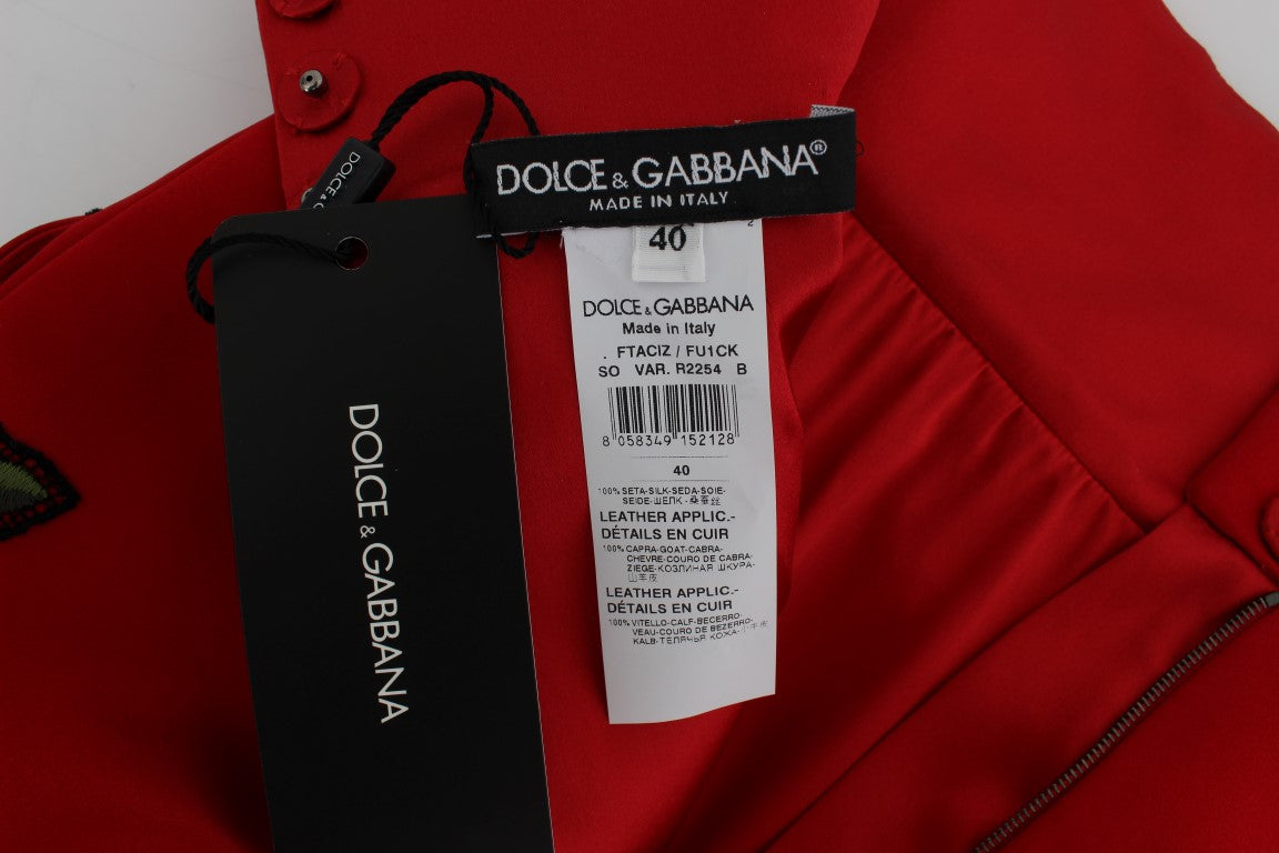 Dolce &amp; Gabbana Shorts aus roter Seide mit Kristallrosen 